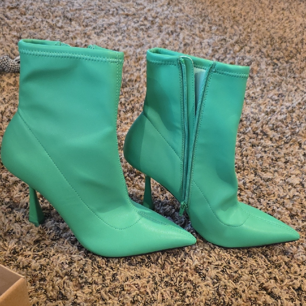Bar III Vibrant Green Heeled Boots